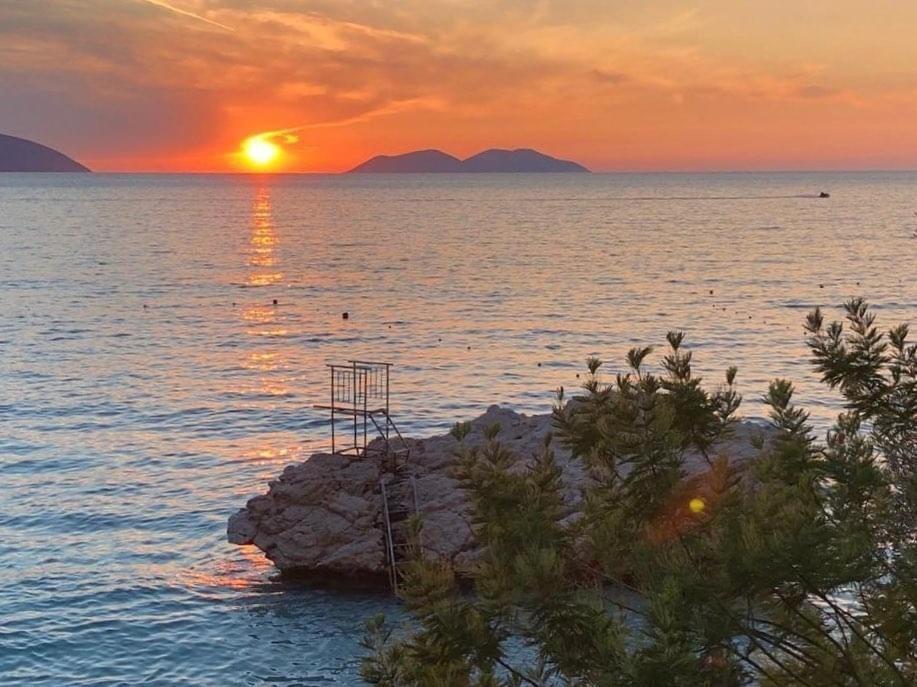 Riviera Apartment Vlora Exterior photo
