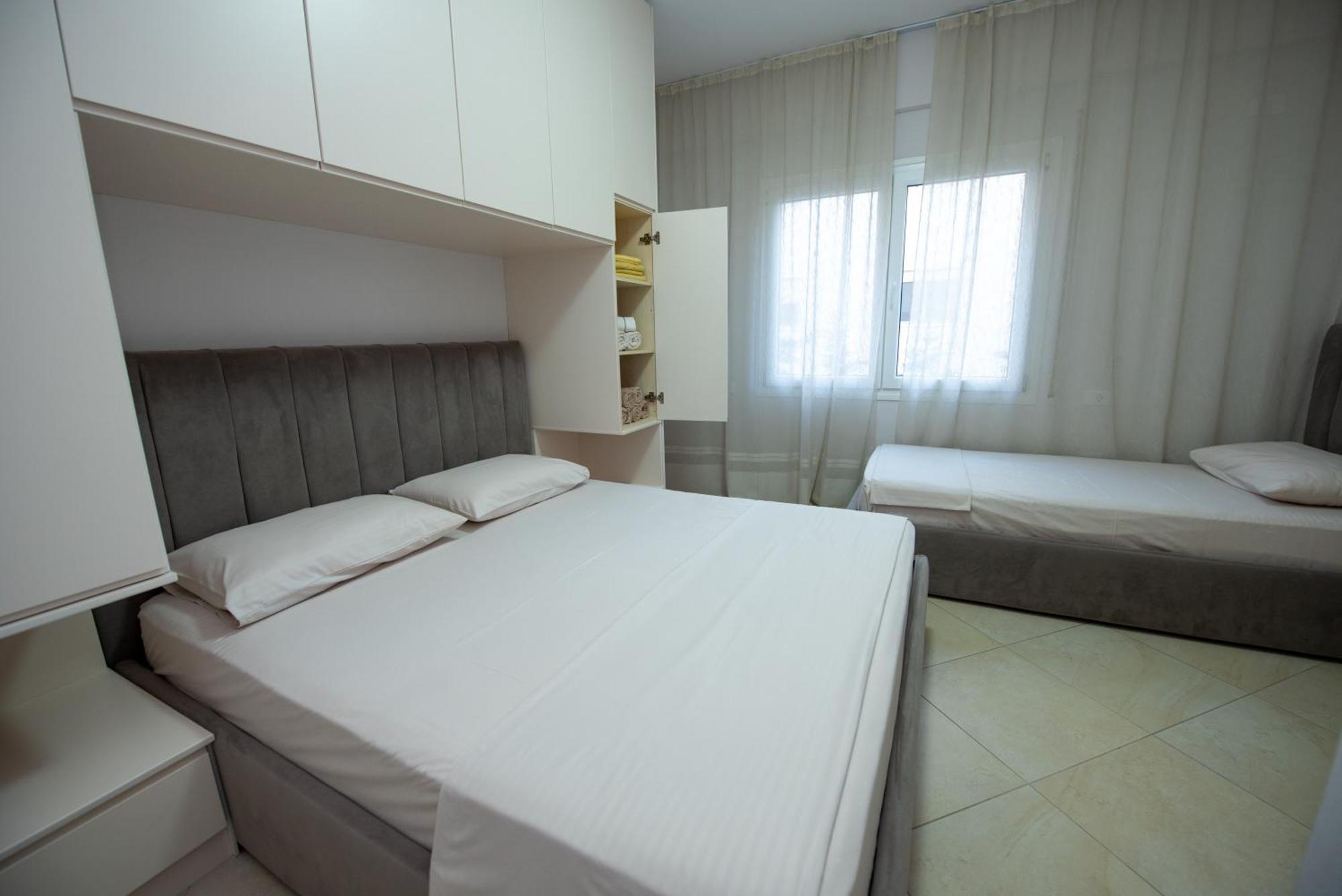 Riviera Apartment Vlora Exterior photo