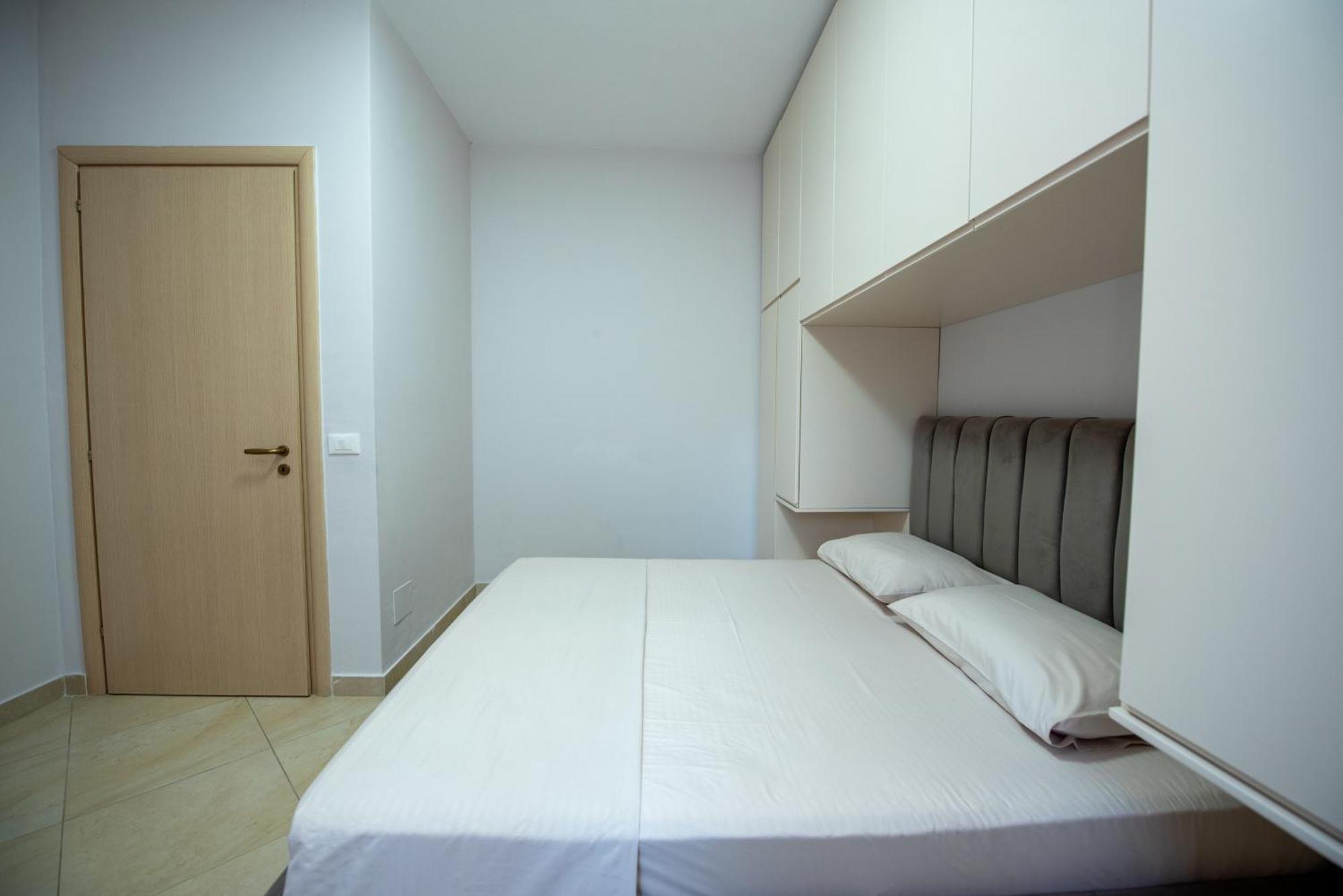 Riviera Apartment Vlora Exterior photo