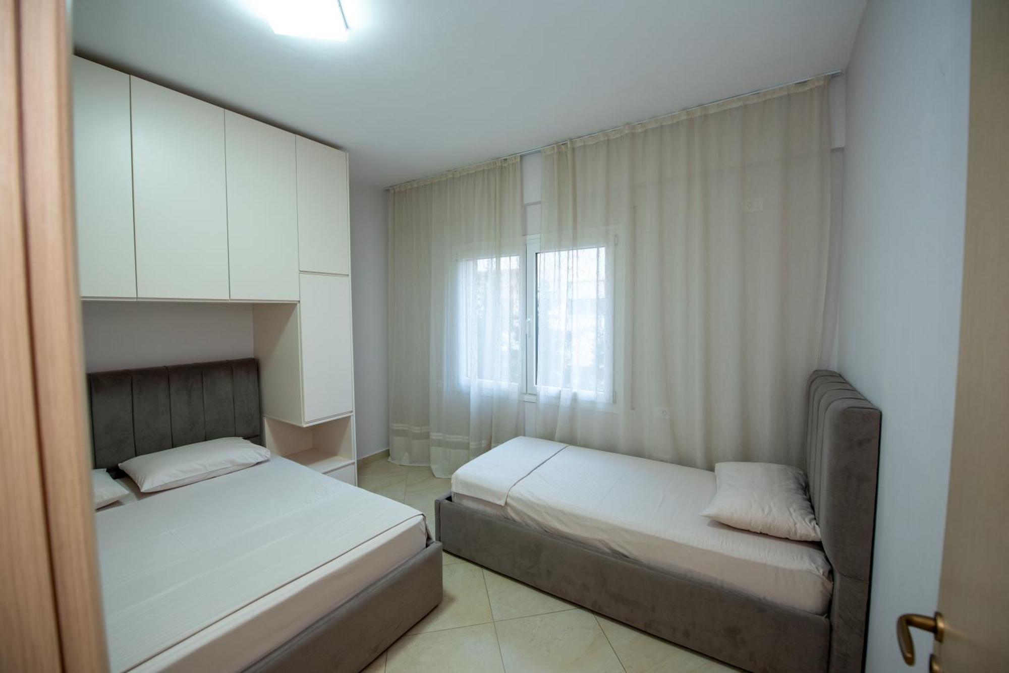 Riviera Apartment Vlora Exterior photo