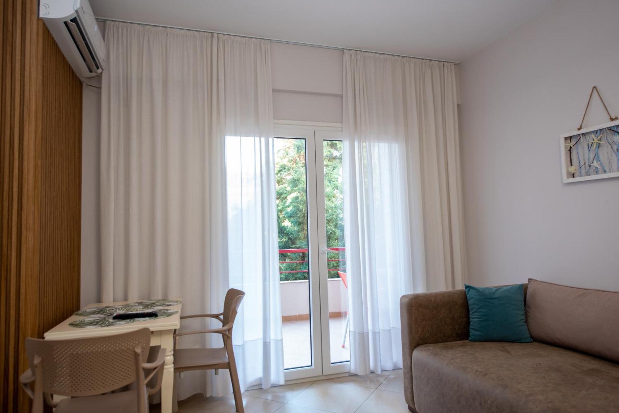Riviera Apartment Vlora Exterior photo