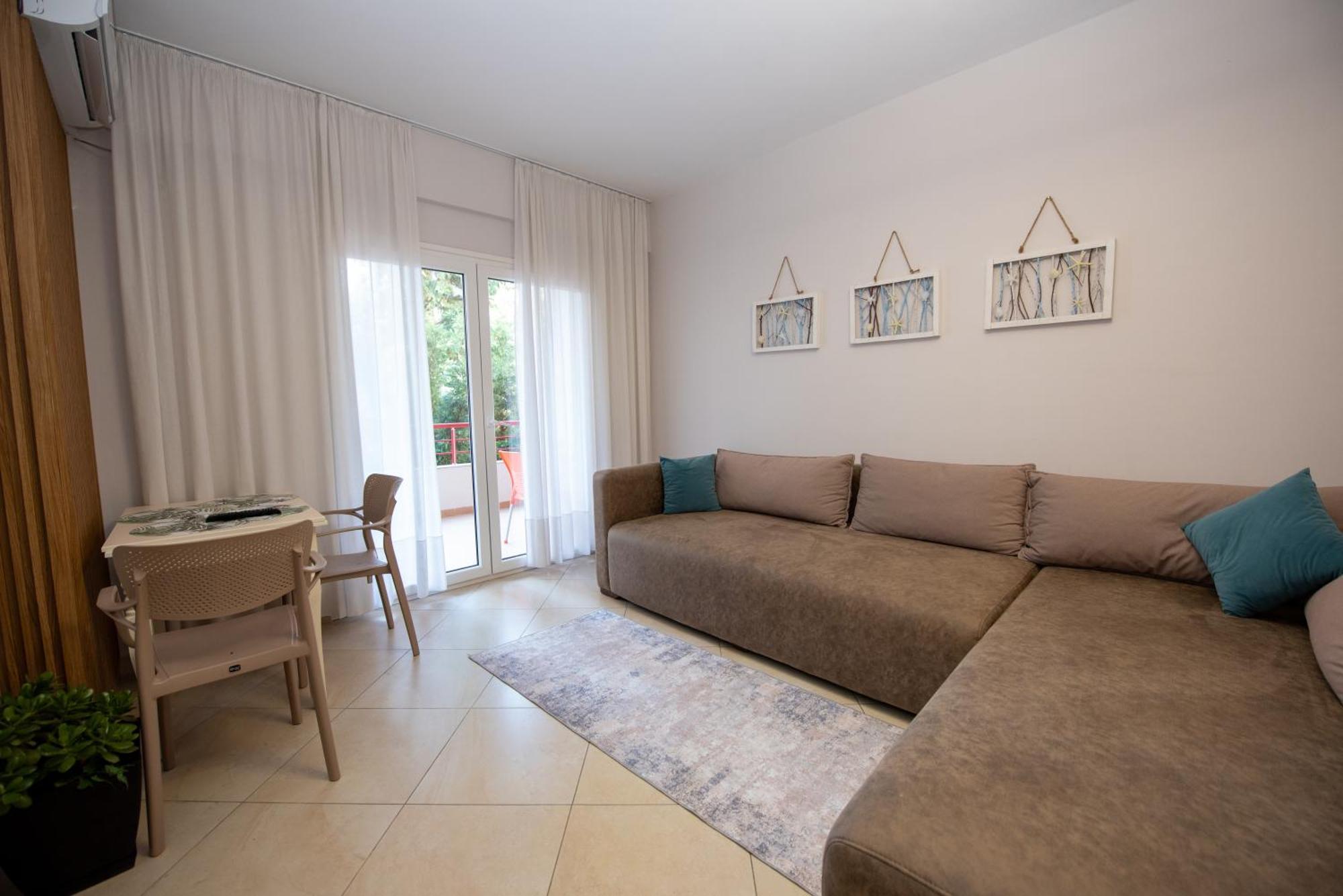 Riviera Apartment Vlora Exterior photo