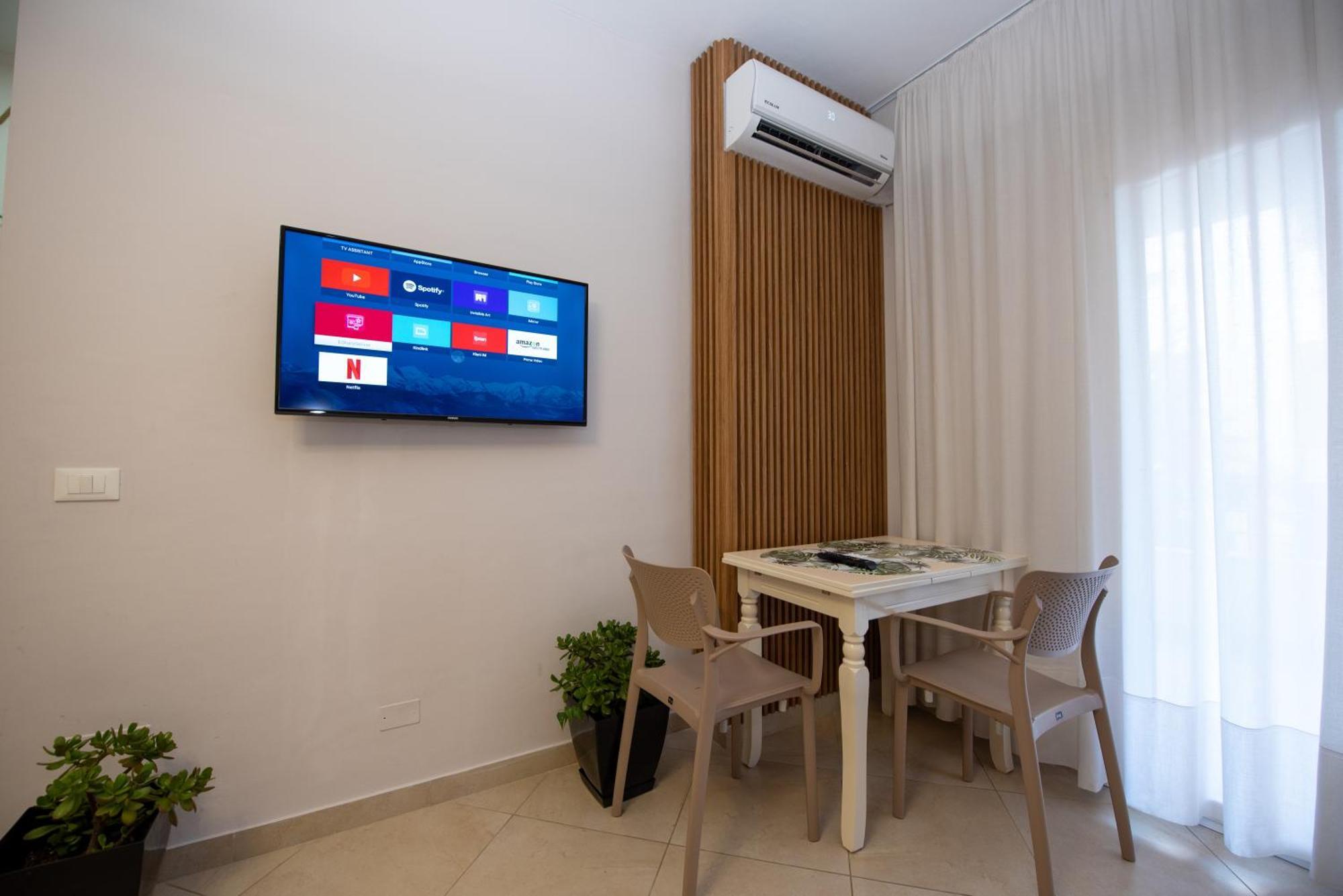 Riviera Apartment Vlora Exterior photo