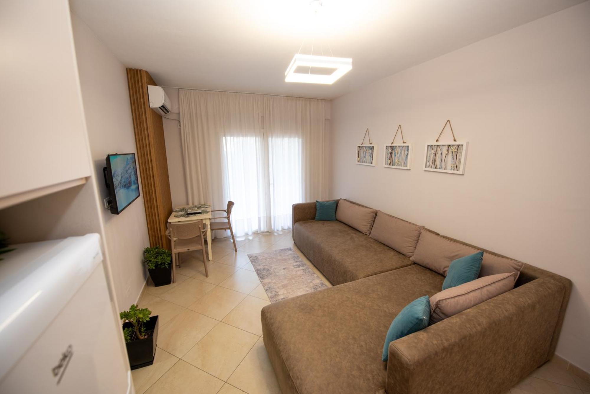 Riviera Apartment Vlora Exterior photo