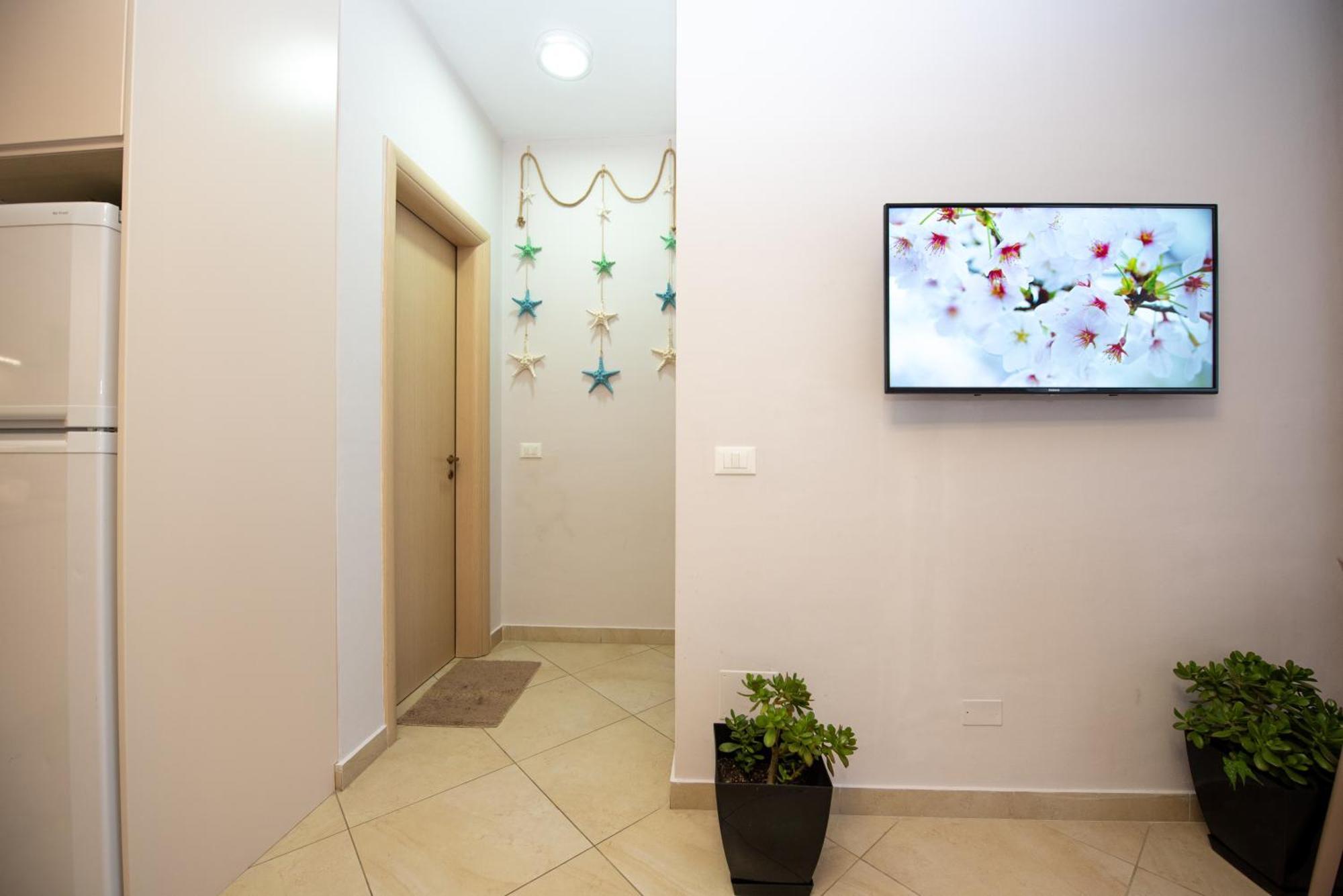 Riviera Apartment Vlora Exterior photo