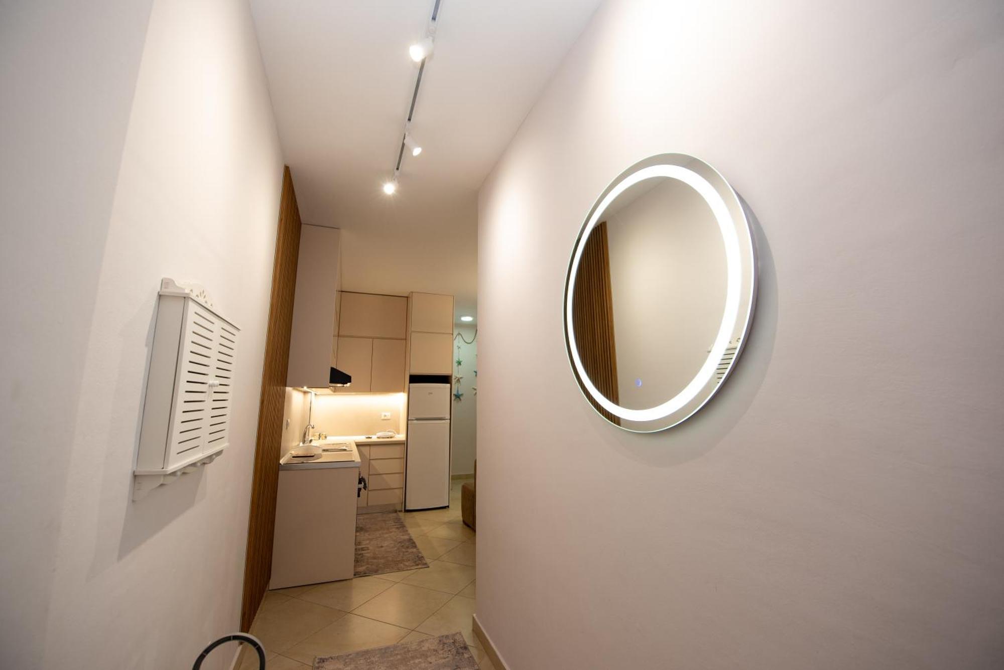 Riviera Apartment Vlora Exterior photo